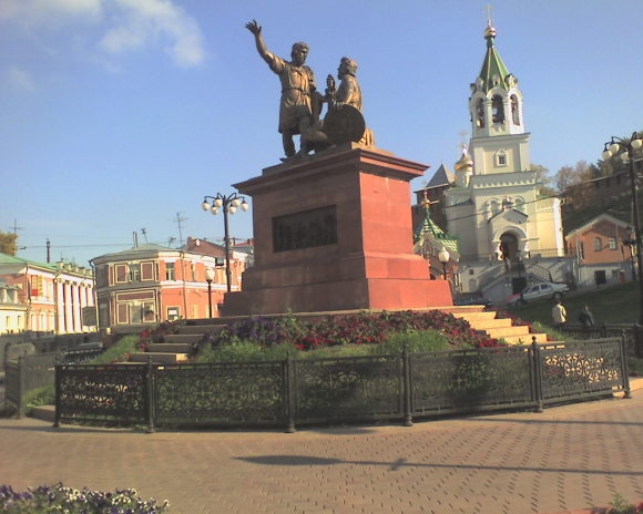 памятник Минину и Пожарскому в Нижнем Новгороде