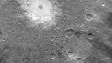 кратер на поверзности Меркурия