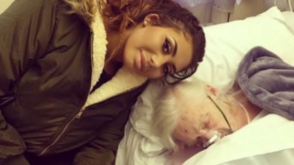 Фото с умирающей бабушкой