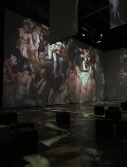 Сикстинская Капелла в Москве: работы Микеланджело показали в мультимедийном проекте