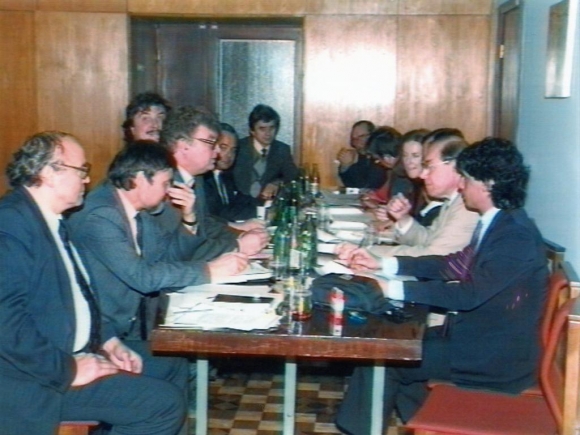 Переговоры в ТАСС. Крайний справа - Кинорежиссёр Ирвинг Шворц, сын Альберта Шворца. Рядом с ним - Риз Шонфельд. Слева: Полосянц, Субботин, Ершов, Макурин, Голдстин.