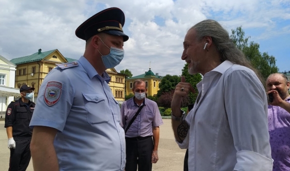 Никита Джигурда заблокирован на территории Дивеевского монастыря полицией