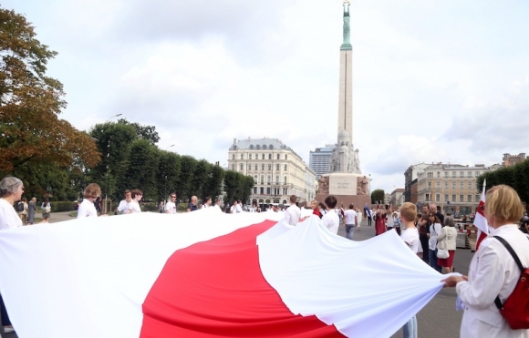 Латвия выстроилась в «цепь солидарности» в поддержку Беларуси
