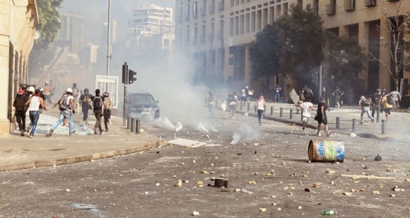 Ливанский мятеж. После взрыва в Бейруте вспыхнуло всеобщее антиправительственное восстание