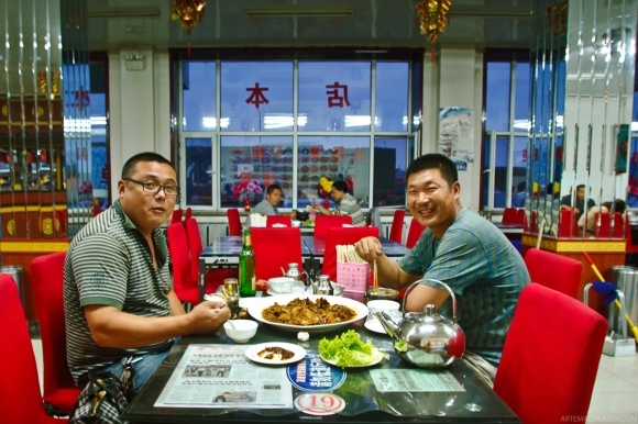 "Хватит обжорствовать" Си Цзиньпин призвал китайцев экономить на еде, но при это сам неплохо питается
