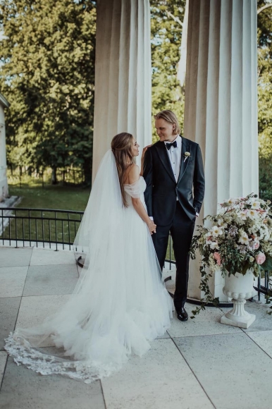Латвийский хоккеист Родриго Аболс вновь женился