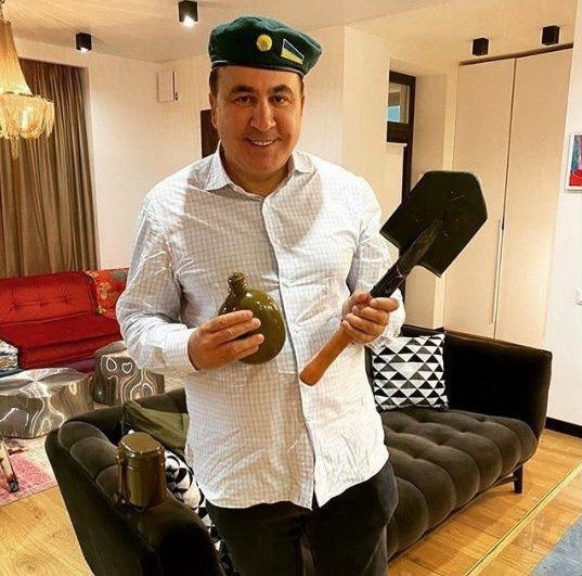 Маразмы недели: дипломатический карлик Украины, танцоры в контрразведке и «бывалый» реформатор Саакашвили