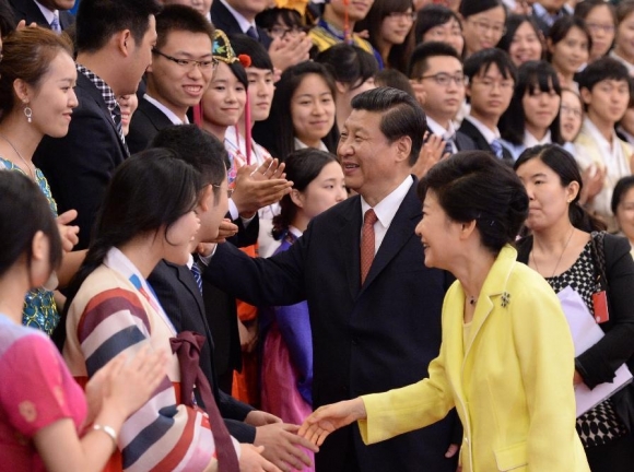 Си Цзиньпин: абсолютный монарх или народный генсек? О нынешнем китайском руководителе