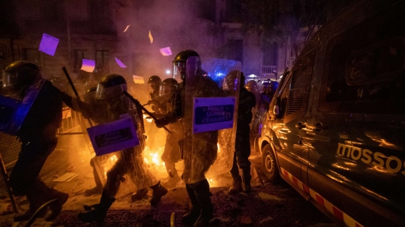 В Испании удалось избежать превращения массовых протестов в беспорядки​