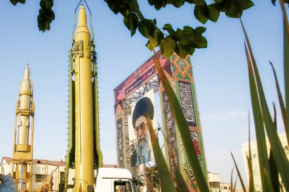 Настало время от санкций и угроз переходить к диалогу с Ираном 
