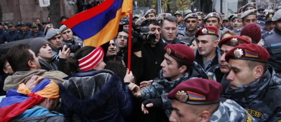 В Армении кризис, а в Азербайджане празднуют победу
