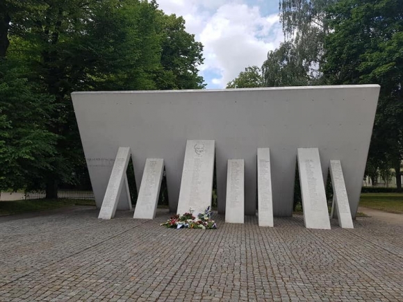Двойные стандарты: День памяти жертв Холокоста в Латвии