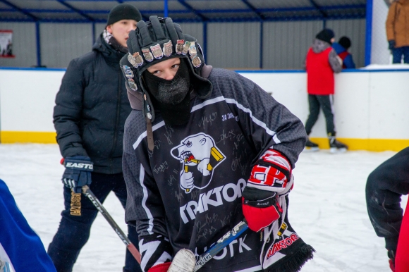 Юные хоккеисты вышли на лед со звездами челябинского «Трактора»