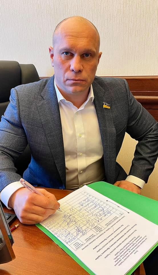 Оппозиция Украины собирает подписи за импичмент Зеленскому
