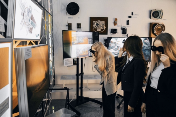 Интерактивная выставка голограмм и оптического искусства «Призма времени» откроется в Москве 5 февраля