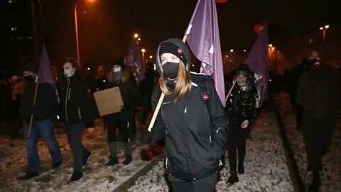 В Польше продолжаются массовые протесты из-за ужесточения законодательства об абортах​