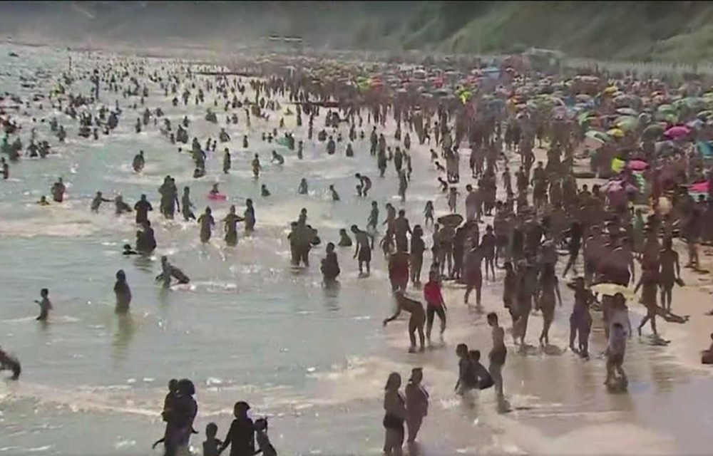Немцев шокировали дикие сцены на английских пляжах после коронавируса