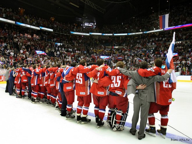 Russian during. Россия чемпион мира по хоккею 2008. Победа сборной России по хоккею 2008. Ковальчук 2008 победа. Квебек ЧМ по хоккею 2008.