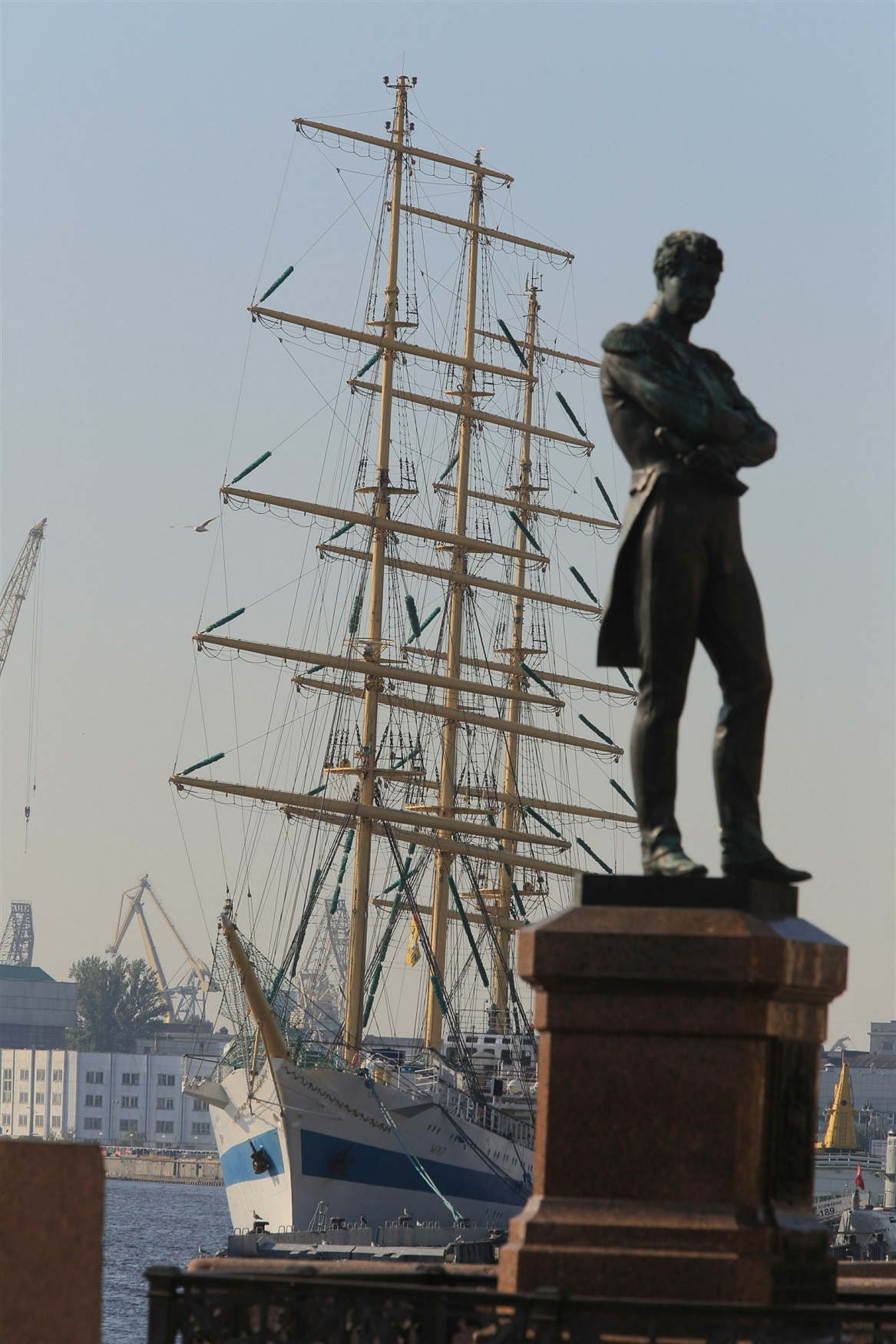 Памятник крузенштерну в санкт петербурге