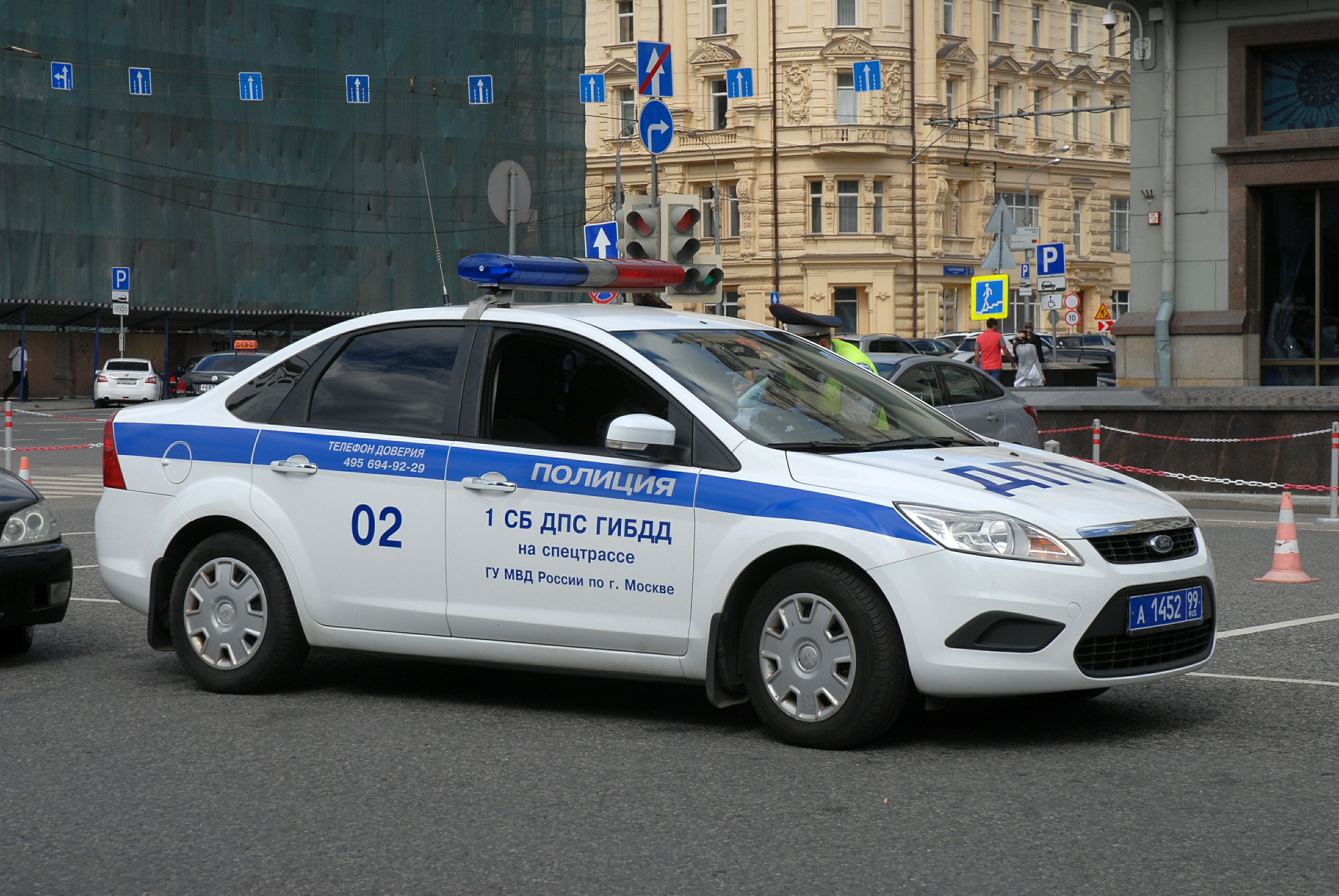 Машина гибдд. Машина ДПС. Полицейская машина ДПС. Полиция Москвы машины. Автопарк полиции Москвы.