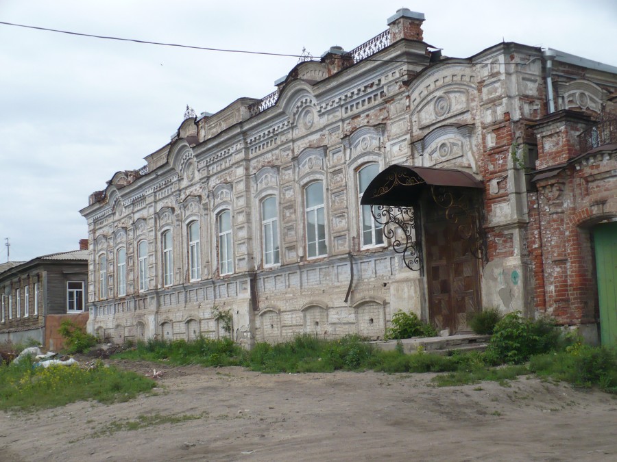 Авито троицк челябинской объявление. Усадьба купца Осипова Троицк. Дом купца Осипова в Троицке Челябинской. Усадьба Осипова Троицк Челябинская. Особняк Осипова Троицк.