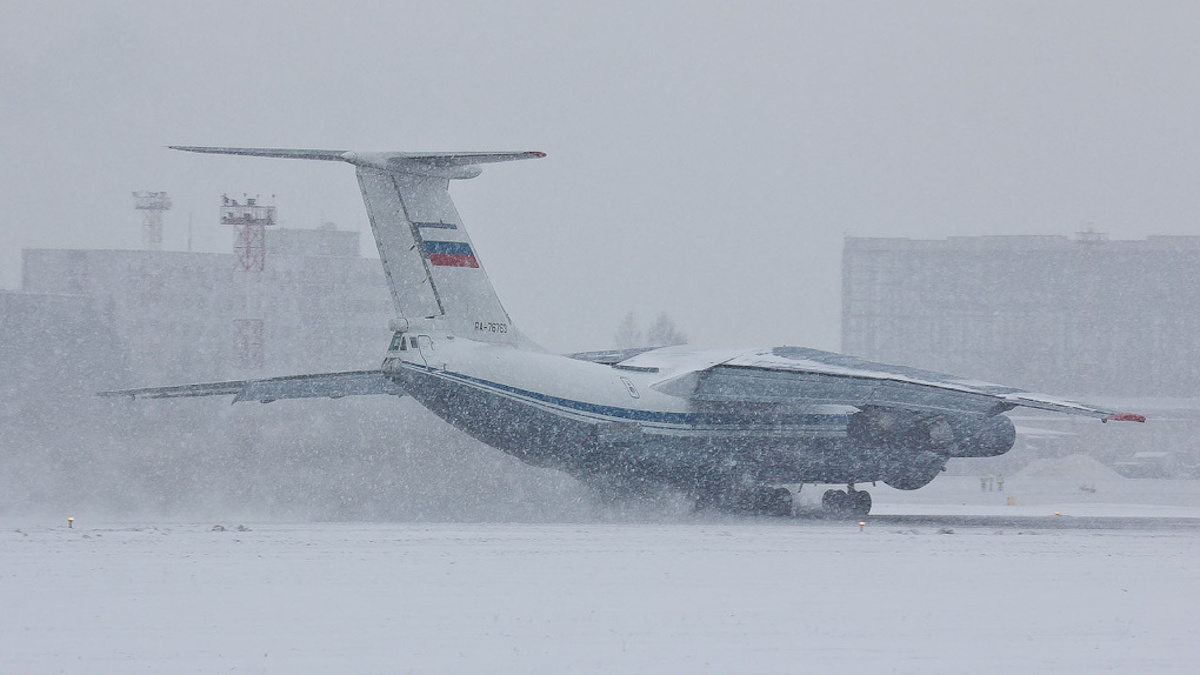 метель в аэропорту