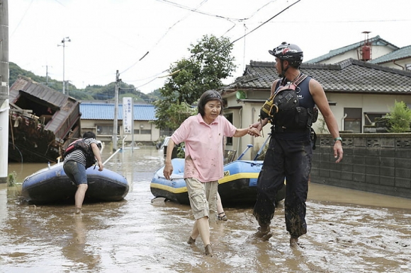  Ливни в Японии привели к масштабному наводнению