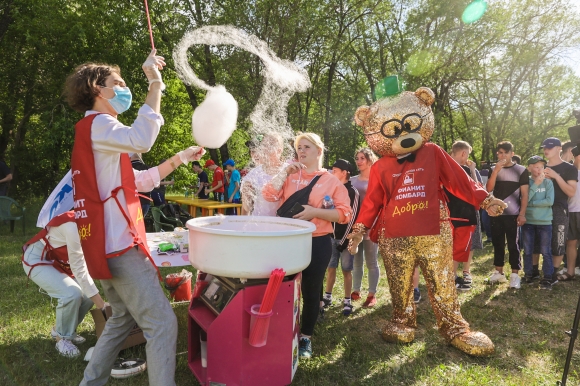 В Челябинске прошел благотворительный фестиваль для детей-сирот