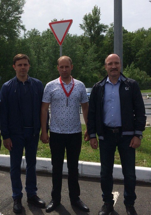 Губернатор Орловской области Андрей Клычков с отцом и сыном Музалевскими