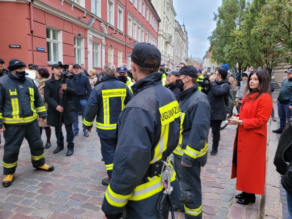 Пожарные Латвии вышли к Сейму