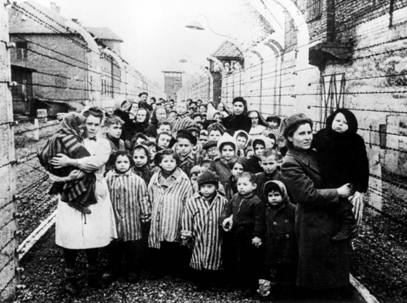 Дети в концлагере