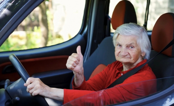 Опыт не всегда помогает в пожилом возрасте: почему надо пересадить пенсионеров на пассажирские места