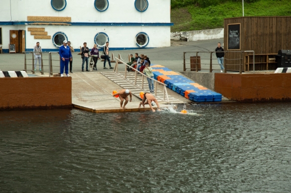 Экозаплыв на дистанцию 120 километров по заливу Петра Великого продолжается во Владивостоке 