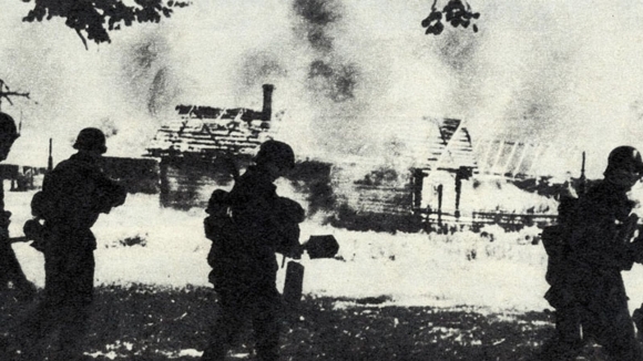 22 марта 1943 года украинские каратели и эсэсовцы - немцы сожгли деревню Хатынь и 149 её жителей