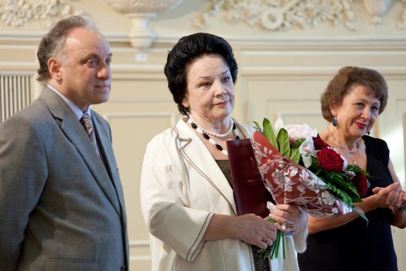 На фото: Ирина Шарапова с Ириной Богачевой и Михаилом Гантваргом