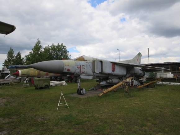 Музей авиации в Риге: помогите спасти российские крылья