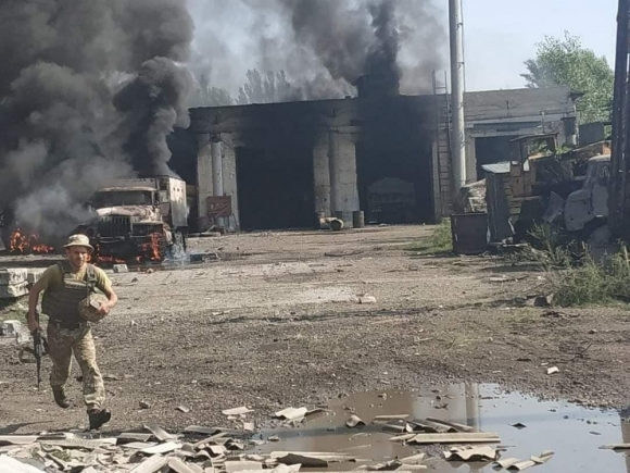 Замминистра ДНР Безсонов выложил фото с последствиями ответного удара военных республики по расположению бригады ВСУ под Донецком