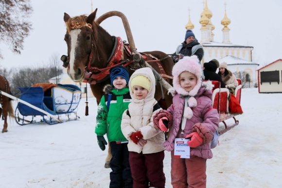Участники спецрейсов «Время героев» продолжают путешествовать по «Золотому кольцу России»