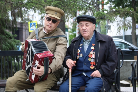 В Челябинской области зажгли тысячи свечей в память о Защитниках Отечества