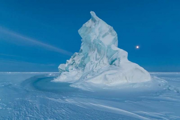 «Роснефть» презентовала книгу об исследовании Арктики 