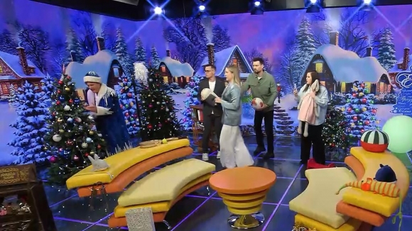 Новогодний и праздничный эфир на Общественном телевидении России