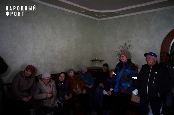 Волонтёры Народного фронта передали гуманитарную помощь жителям Авдеевки