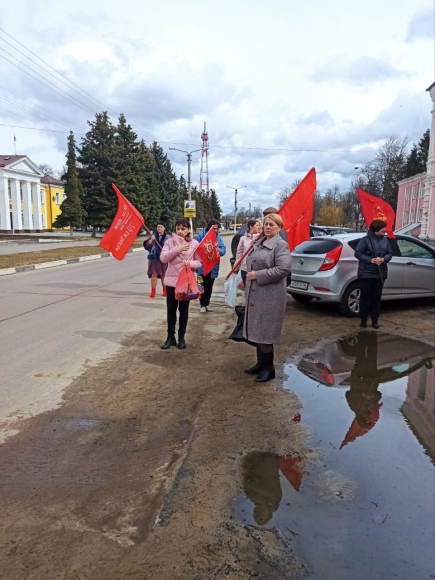 Победа бывшего мэра в борьбе с волонтером: политический маневр в Дмитровске