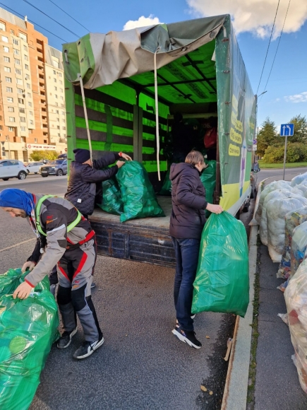 Петербуржцы собрали 947 мешков вторсырья 