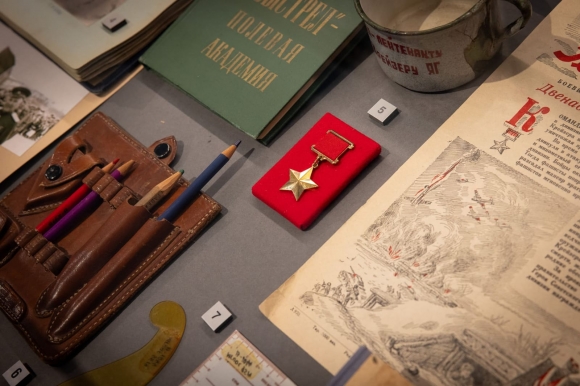 Сотни уникальных материалов об освобождении Крыма представили на выставке в Музее Победы 