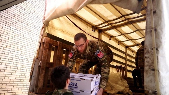 Волонтёры Народного фронта передали гуманитарную помощь жителям Авдеевки