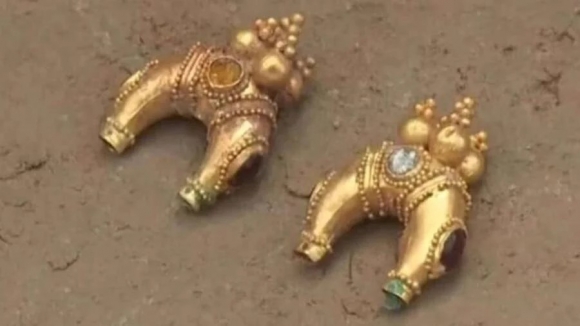 В Казахстане найден загадочный курган, наполненный золотыми украшениями