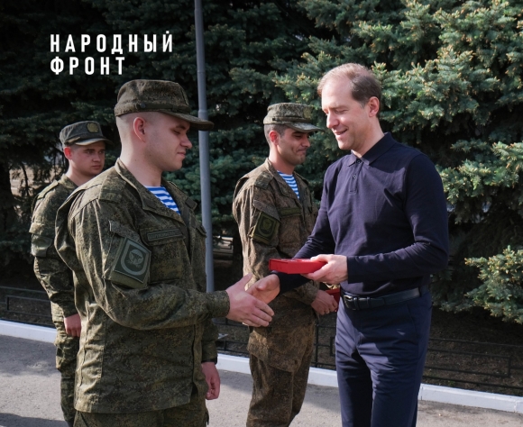 Минпромторг России и Народный фронт начали передачу военнослужащим СВО новой партии автомобилей