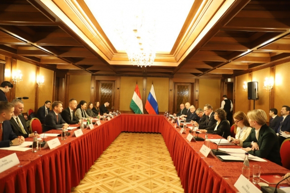 Михаил Мурашко на XVI заседании Российско-Венгерской МПК: Россия открыта и готова к дальнейшему углублению партнерских отношений с Венгрией Михаил Мурашко на XVI заседании Российско-Венгерской МПК: Россия открыта и готова к дальнейшему углублению партнерских отношений с Венгрией