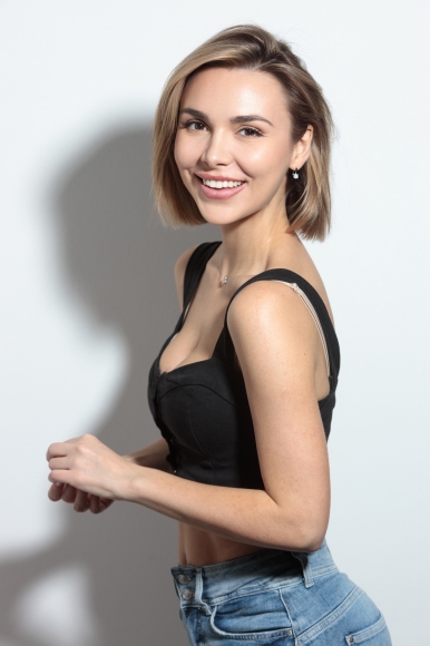 Актриса Ева Авеева: Блогеры очень любят играть на тонких душевных струнах людей Актриса Ева Авеева: Блогеры очень любят играть на тонких душевных струнах людей